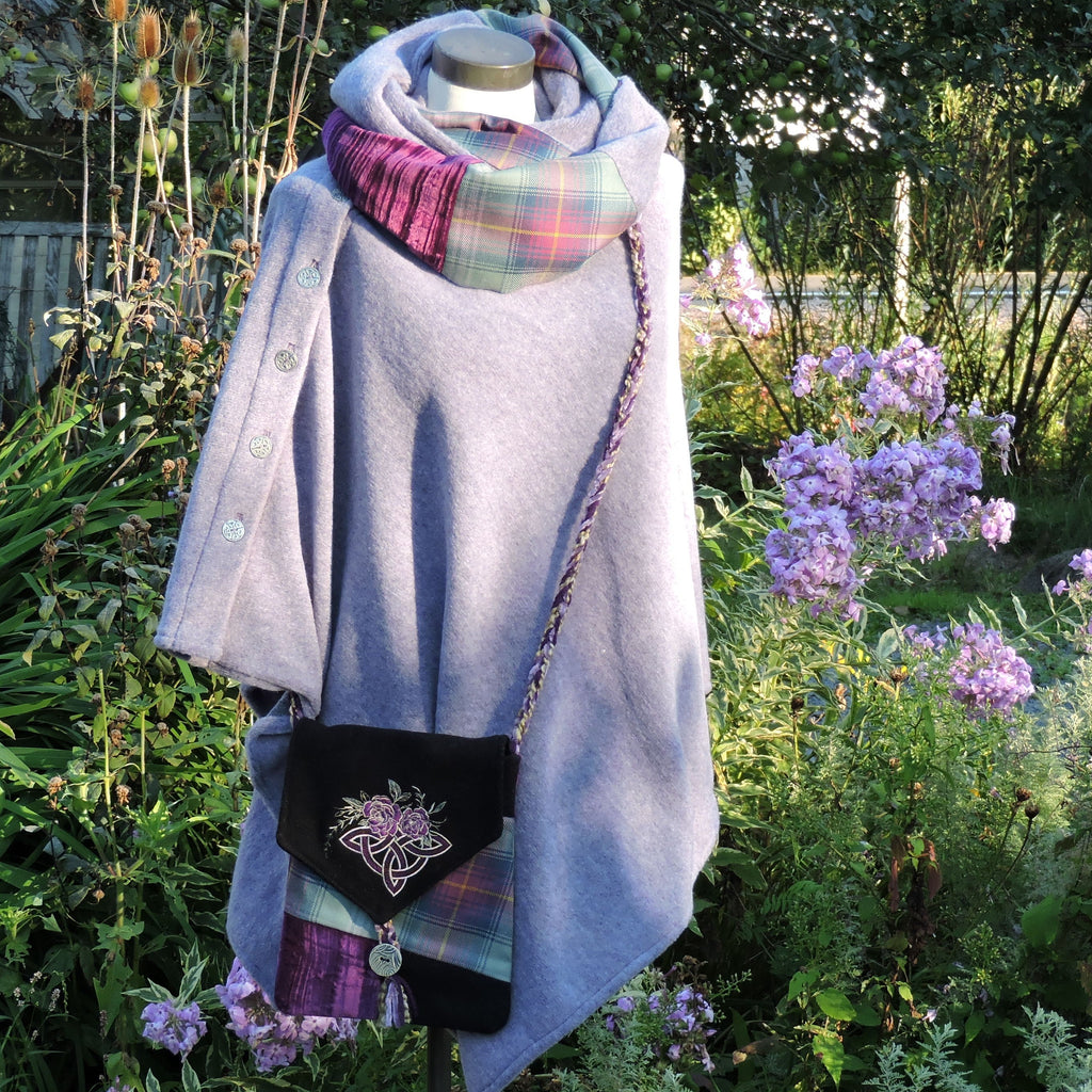 Button Shawl~Wool Blend