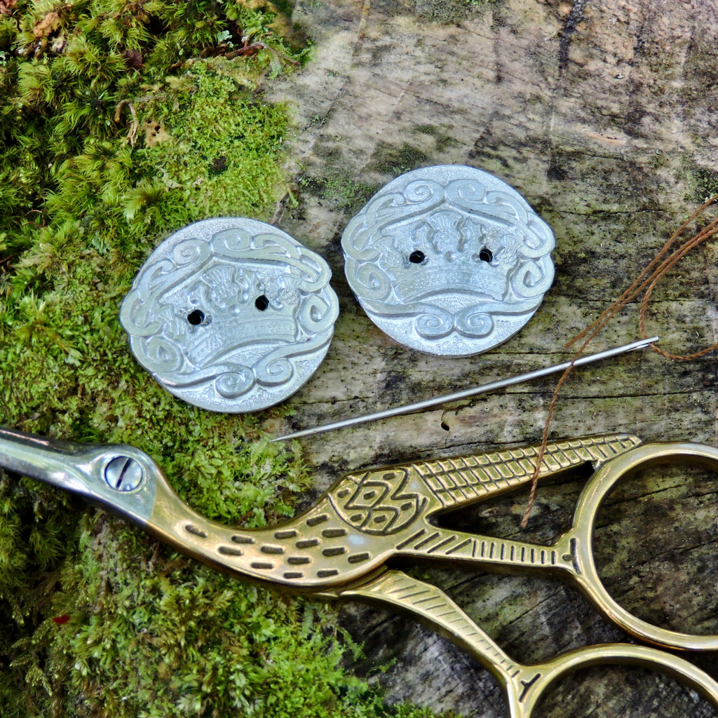 Celtic Crown Buttons~ 2 Hole